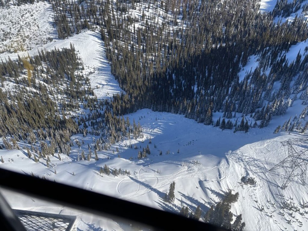 Snowmobiler dead after avalanche in B.C.’s Kootenay Pass