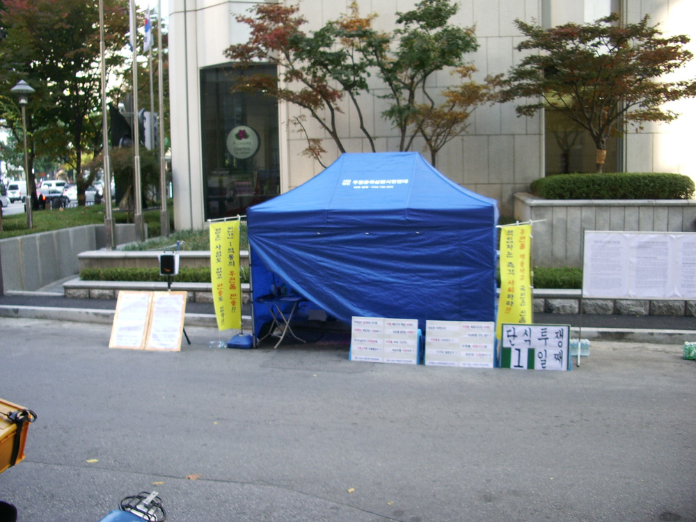 B.C. government looks to extend protest ban to places of worship as civil liberties groups raise concerns